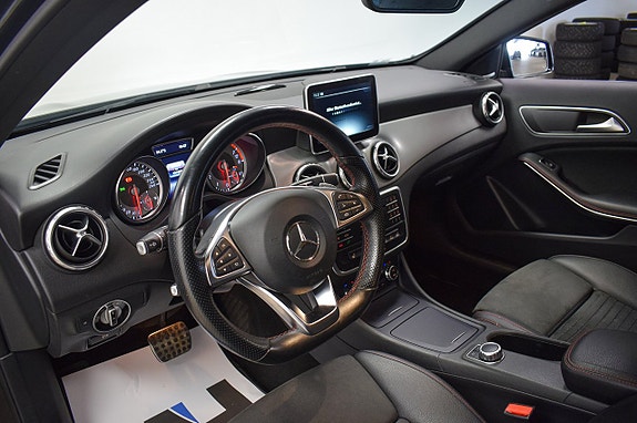 Mercedes-Benz GLA200 7 of 25