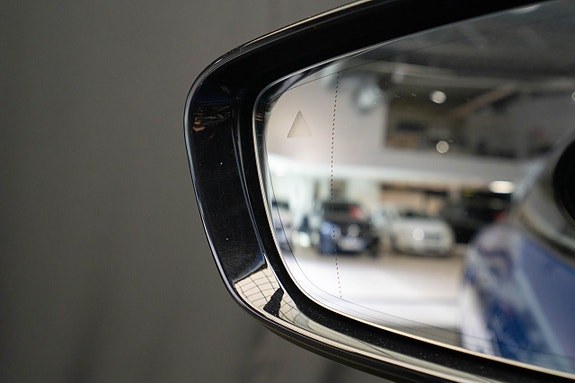 BMW i4 23 of 27