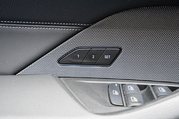 BMW i4 16 of 27