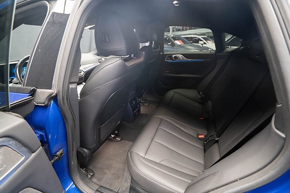 BMW i4 21 of 27