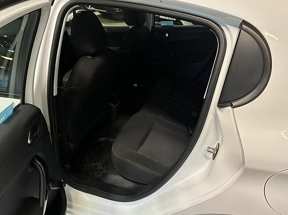 Peugeot 208 11 of 17