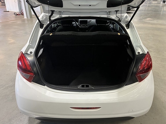 Peugeot 208 17 of 17