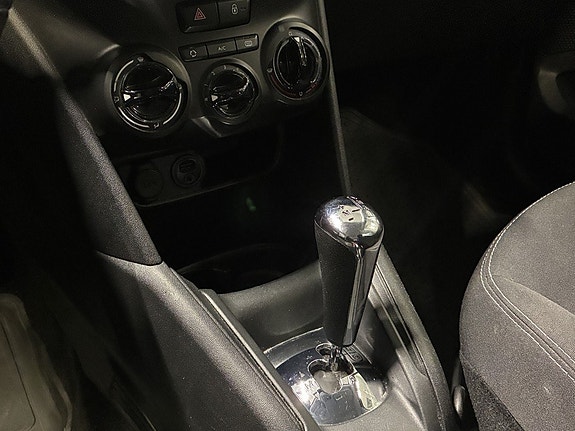 Peugeot 208 14 of 17