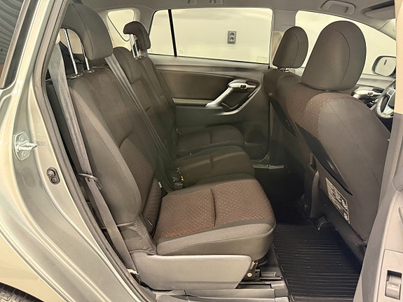 Toyota Verso 12 of 22