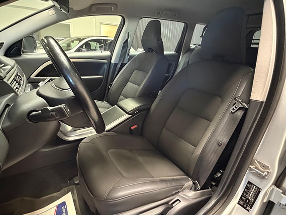 Volvo XC70 13 of 22