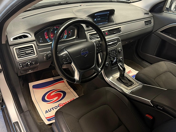 Volvo XC70 11 of 22