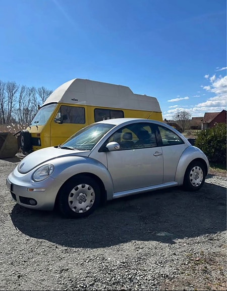 Volkswagen New Beetle 4 of 6