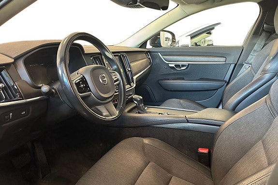 Volvo V90 Cross Country 14 of 23