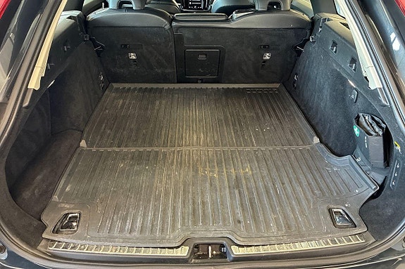 Volvo V90 Cross Country 12 of 23