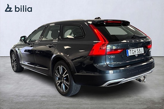 Volvo V90 Cross Country 2 of 23