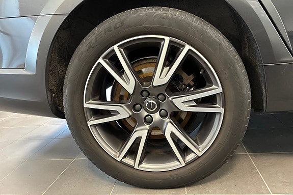 Volvo V90 Cross Country 17 of 23