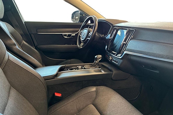 Volvo V90 Cross Country 7 of 23