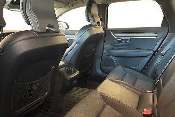 Volvo V90 Cross Country 13 of 23