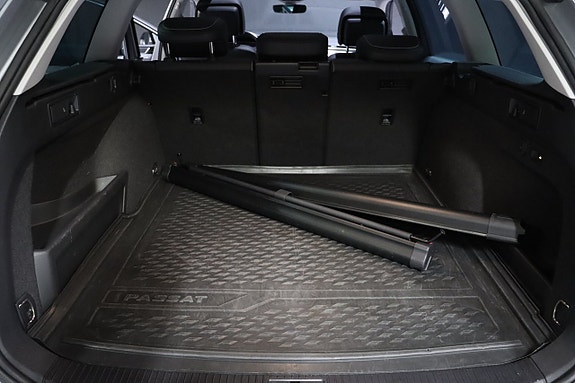 Volkswagen Passat 16 of 30