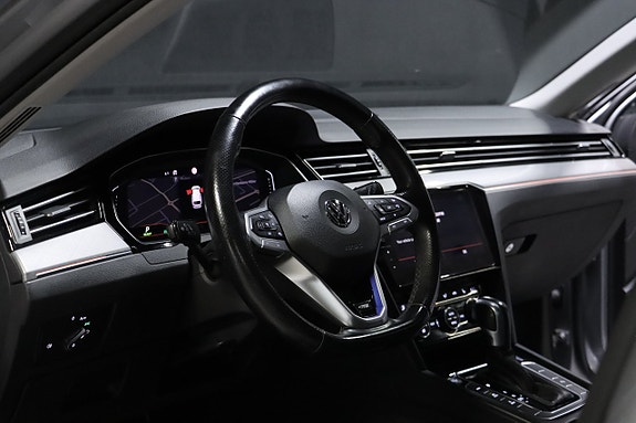 Volkswagen Passat 11 of 30