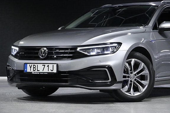 Volkswagen Passat 4 of 30