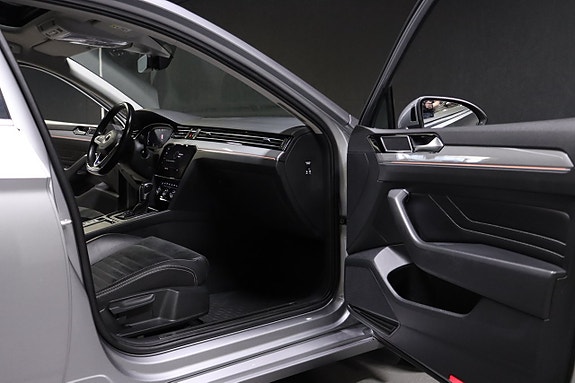 Volkswagen Passat 14 of 30