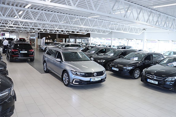 Volkswagen Passat 3 of 30