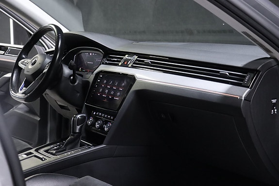 Volkswagen Passat 15 of 30