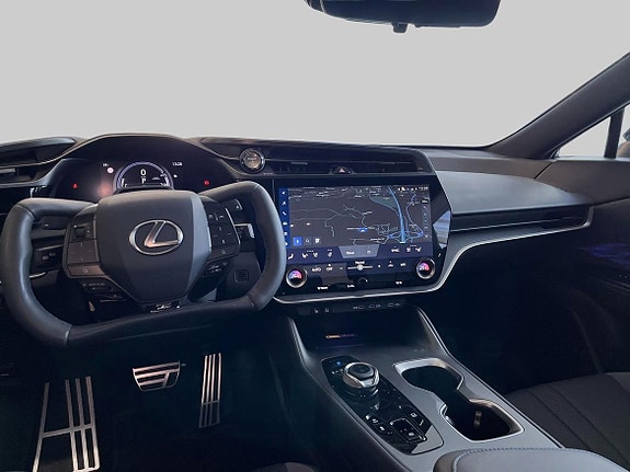 Lexus RZ550e 12 of 29