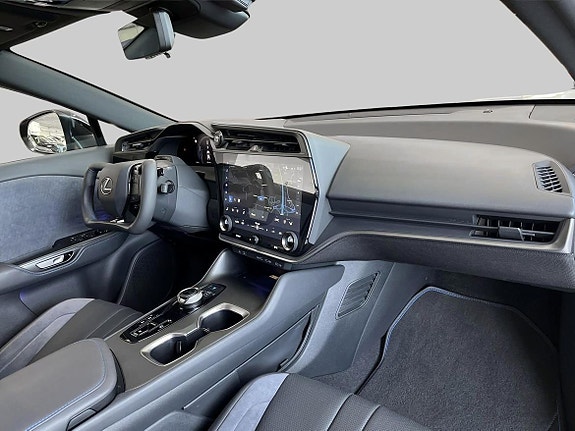 Lexus RZ550e 10 of 29