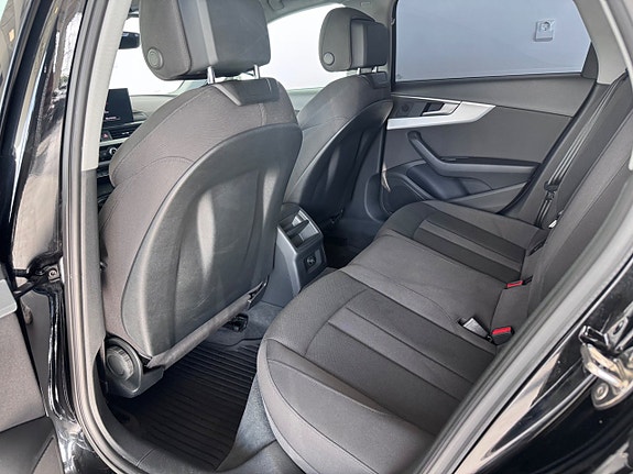 Audi A4 9 of 18