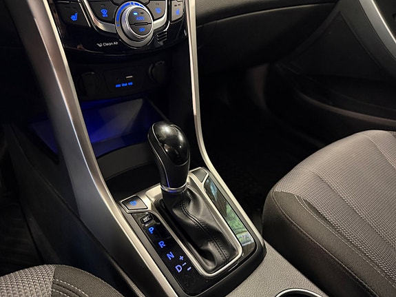 Hyundai i30 12 of 16