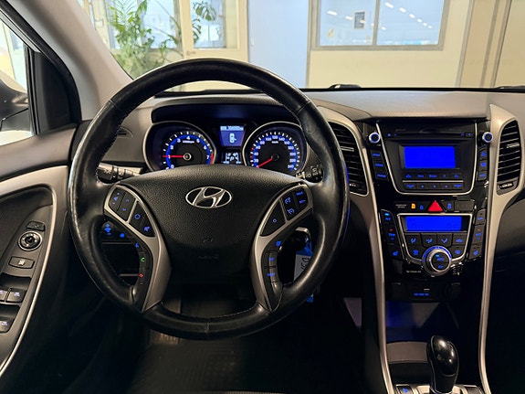Hyundai i30 8 of 16