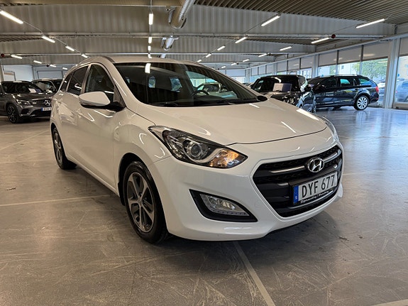 Hyundai i30 2 of 16