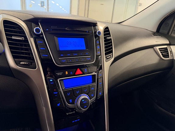 Hyundai i30 13 of 16