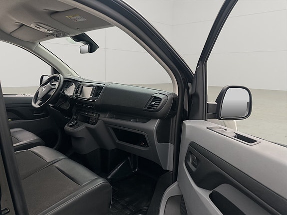 Opel Vivaro 24 of 28