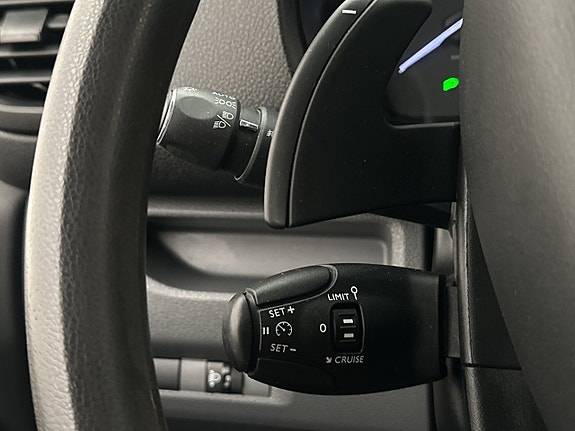 Opel Vivaro 17 of 28