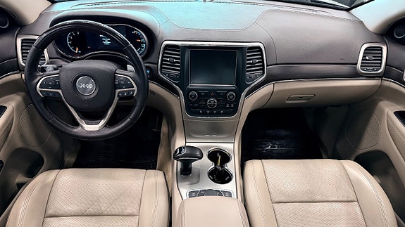 Jeep Grand Cherokee 14 of 22