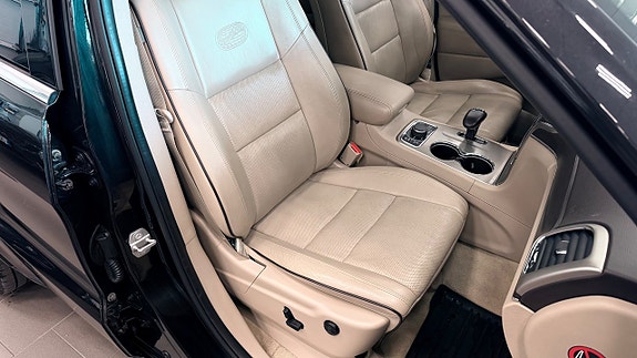 Jeep Grand Cherokee 10 of 22