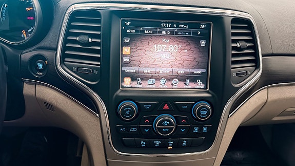 Jeep Grand Cherokee 20 of 22