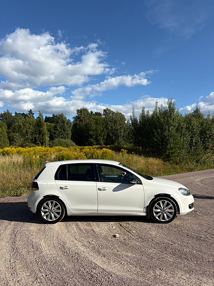 Volkswagen Golf VI 2 of 10