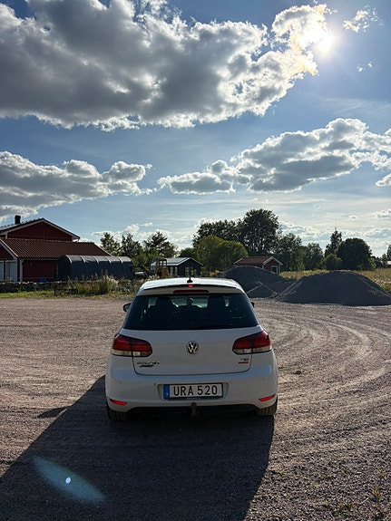 Volkswagen Golf VI 3 of 10