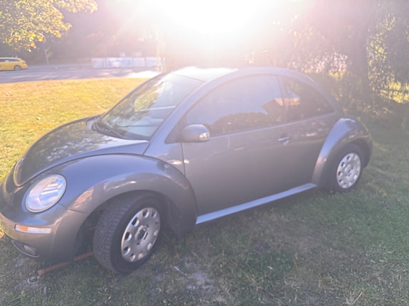 Volkswagen New Beetle 7 of 7