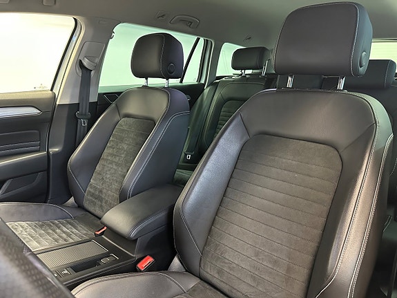 Volkswagen Passat 14 of 30