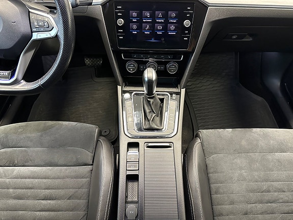 Volkswagen Passat 22 of 30