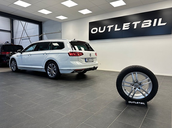 Volkswagen Passat 9 of 30