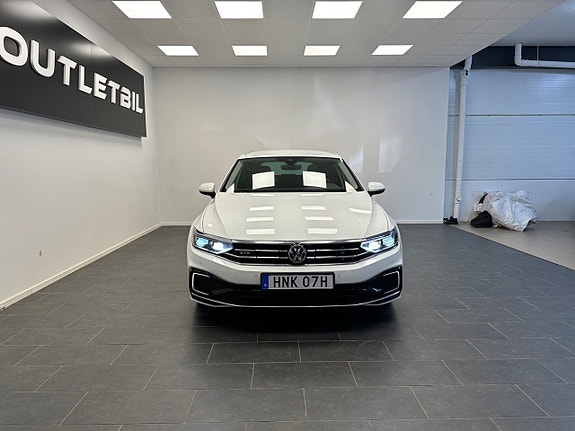 Volkswagen Passat 5 of 30
