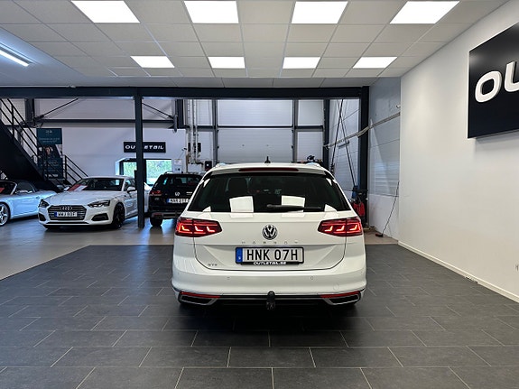 Volkswagen Passat 8 of 30
