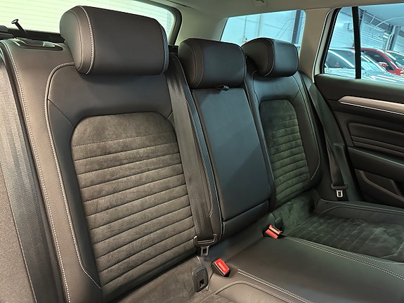 Volkswagen Passat 18 of 30