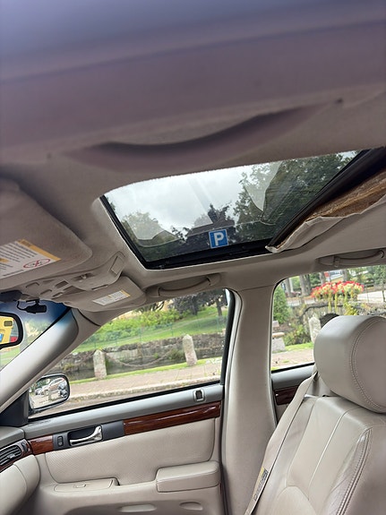 Cadillac Seville STS 4 of 5