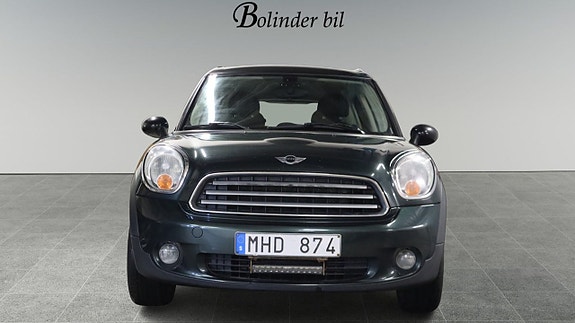 MINI Countryman Cooper D 2 of 15