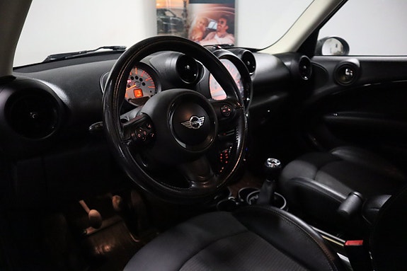 MINI Countryman Cooper D 8 of 15