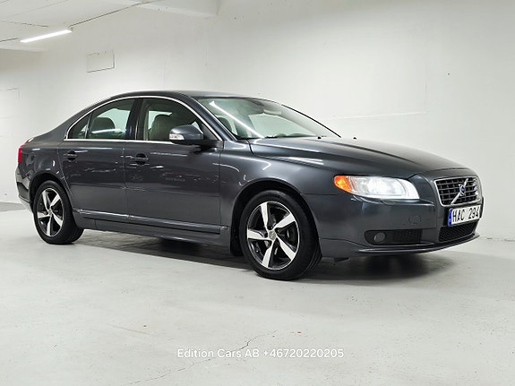 Volvo S80 2 of 13