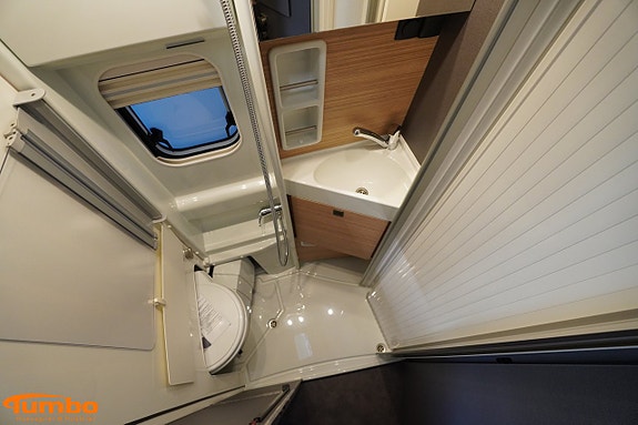 Malibu Van 640 LE RB first class ? two rooms GT skyview - Dieselpanna - 400 10 of 18
