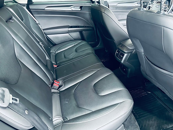 Ford Mondeo 17 of 17